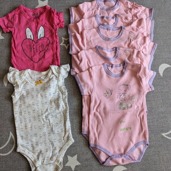 7pc bundle of 6-12m Girls Onsies - Picture 2 of 2